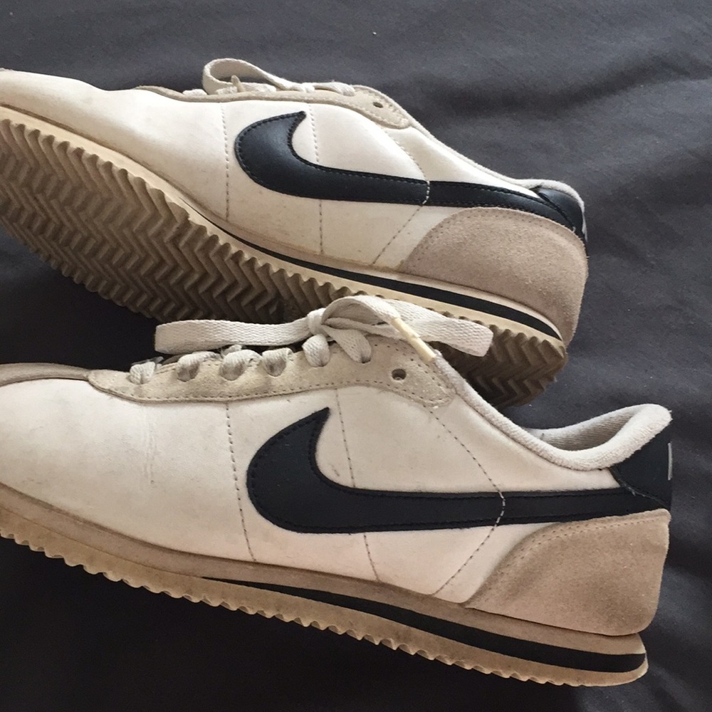 Nike - Picture 2 of 3